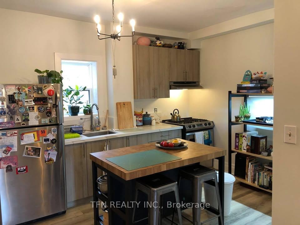 222 Oakwood Avenue Unit 1 photo 3