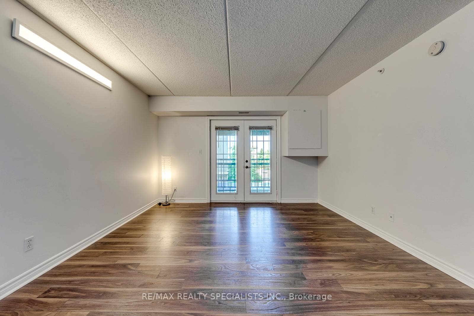 2035 Appleby Line Unit 308 photo 8
