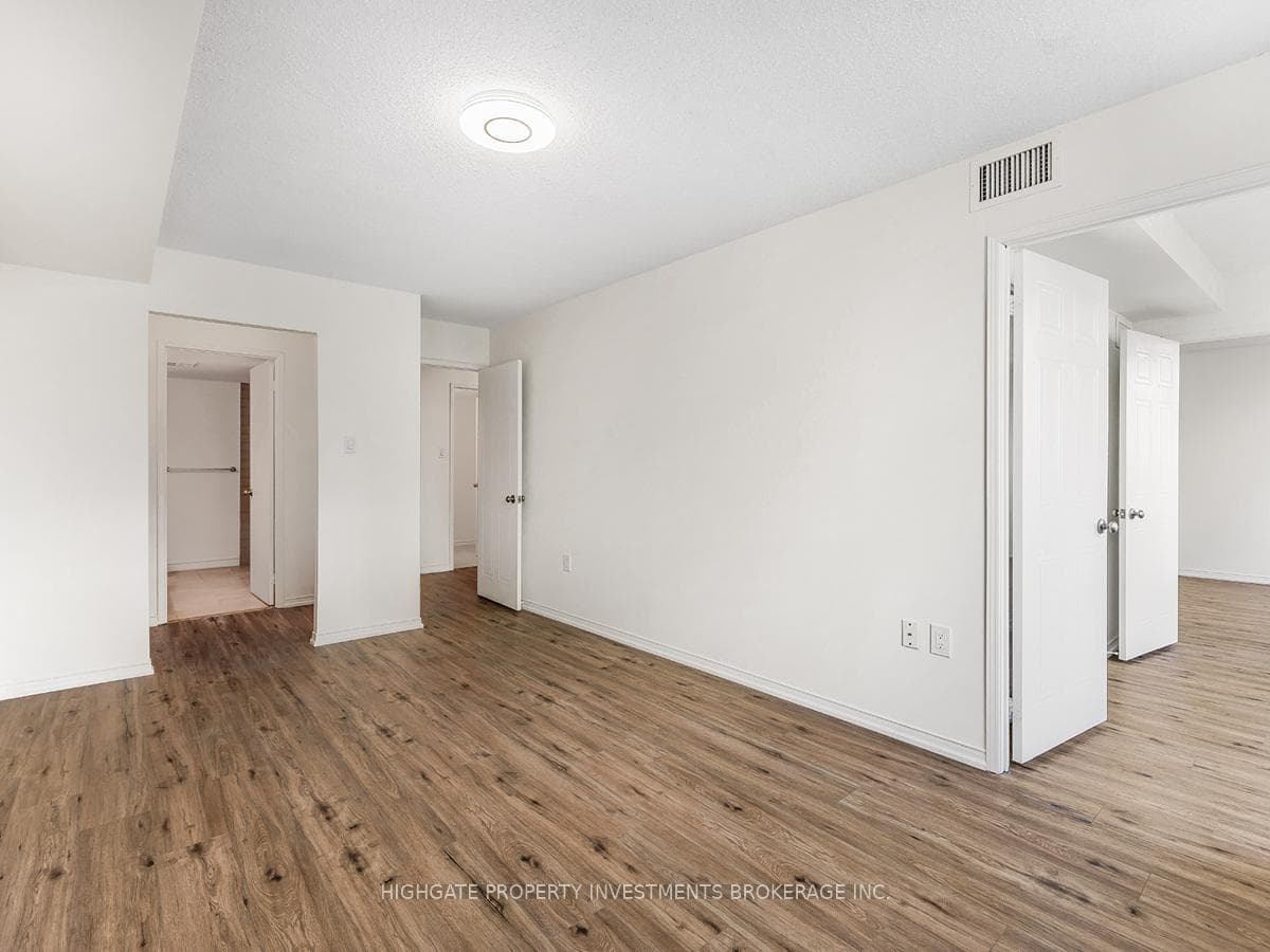1270 Maple Crossing Boulevard Unit 1203 photo 17