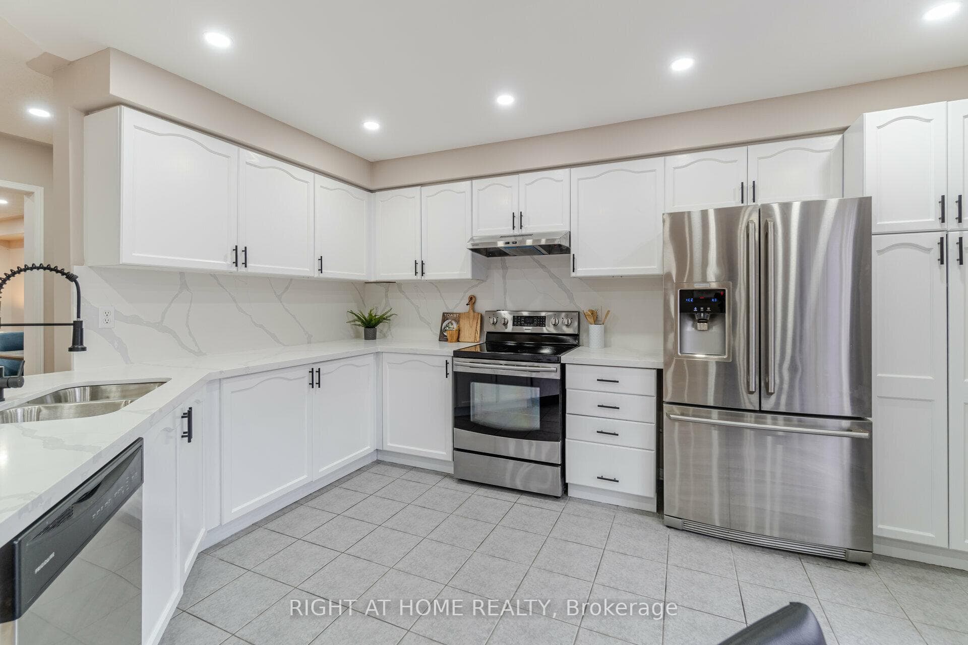 50 Sunnybrook Crescent photo 10