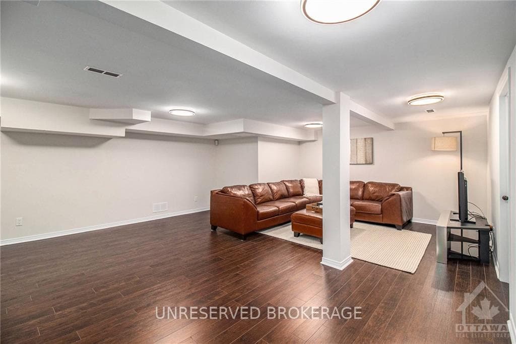 27 ASHBURN Drive photo 19