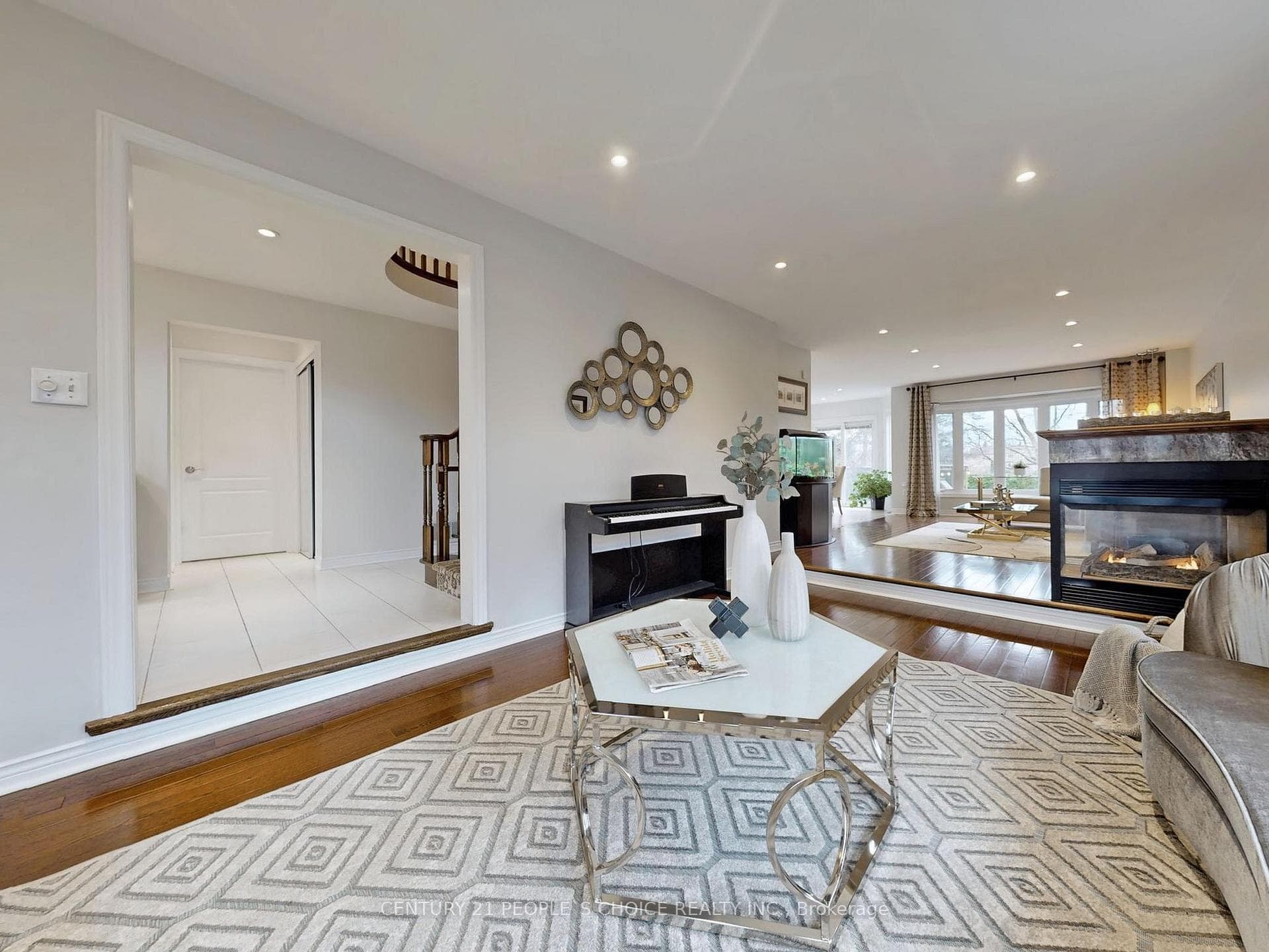 6837 Round Leaf Court photo 12