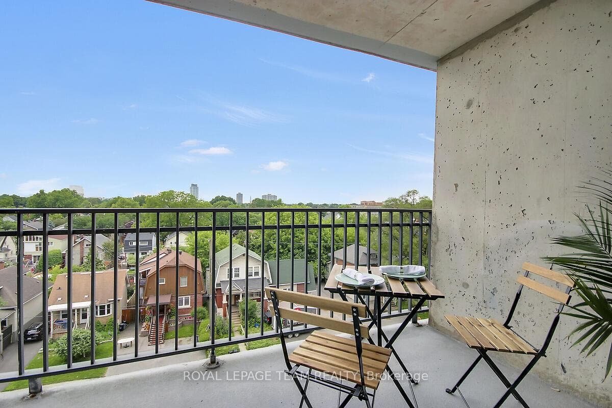 35 Holland Avenue Unit 608 photo 33