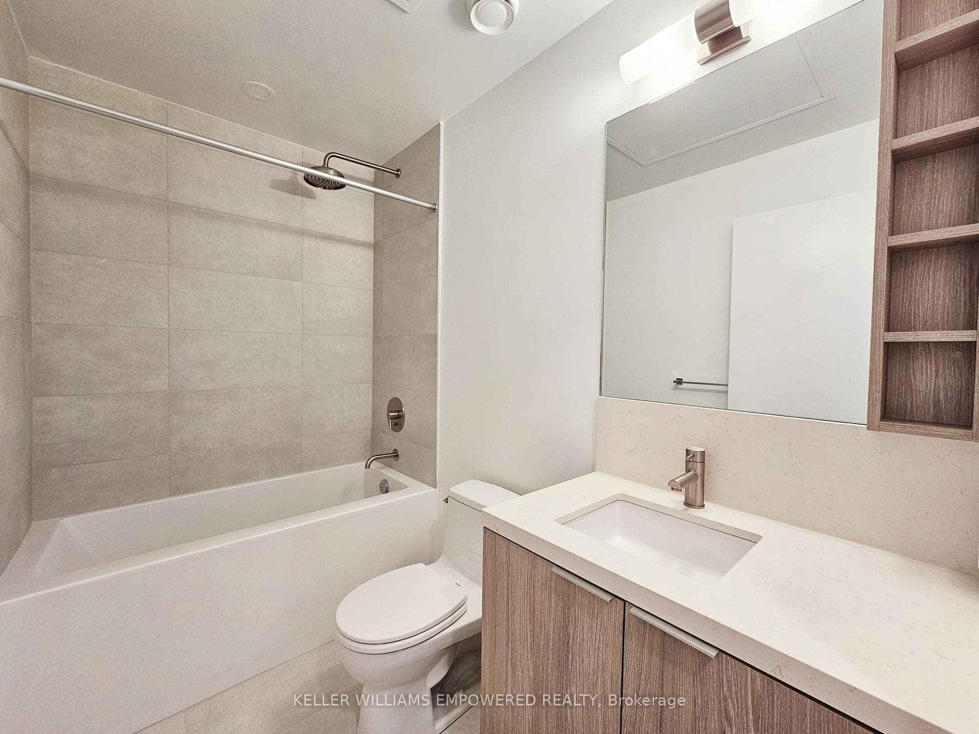 2020 Bathurst Street Unit 623 photo 9
