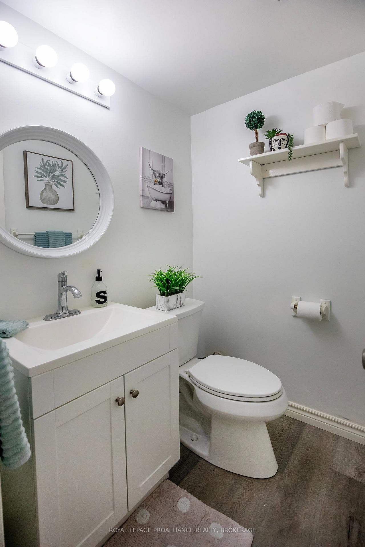 717 Laidlaw Crescent photo 23