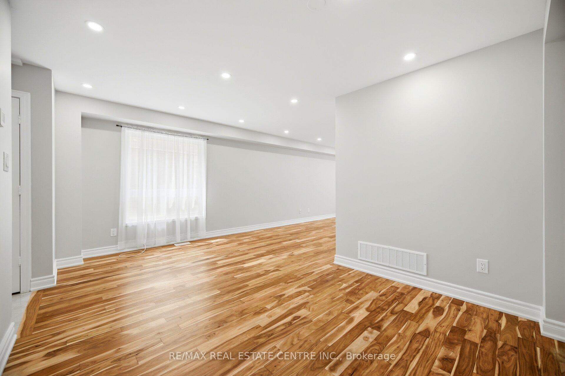 31 Spicebush Terrace photo 7