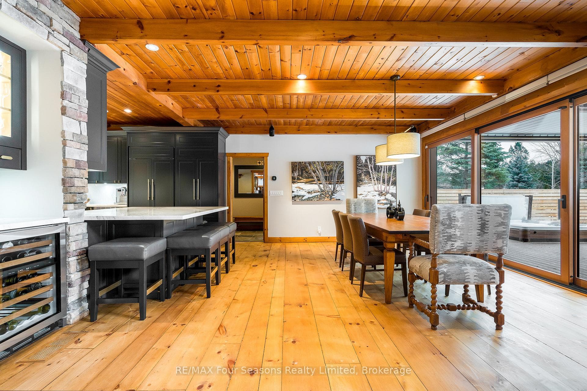 140 Alexandra Way photo 7
