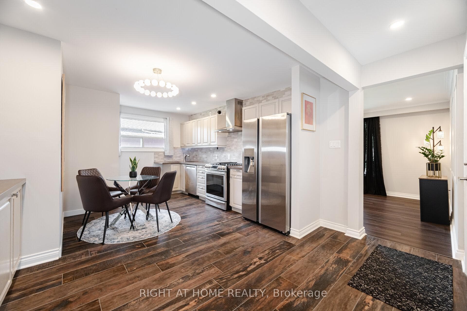 15 Kemano Road Unit MAIN FLOOR photo 13