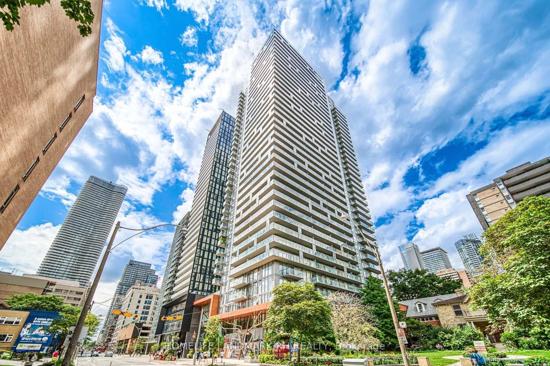 50 Wellesley Street Unit 608 photo 1