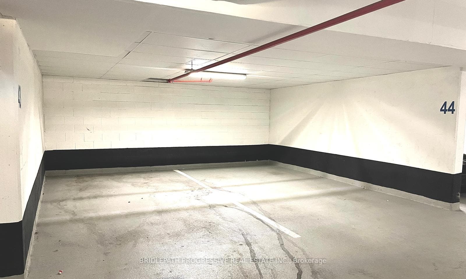 2 Parking Spots