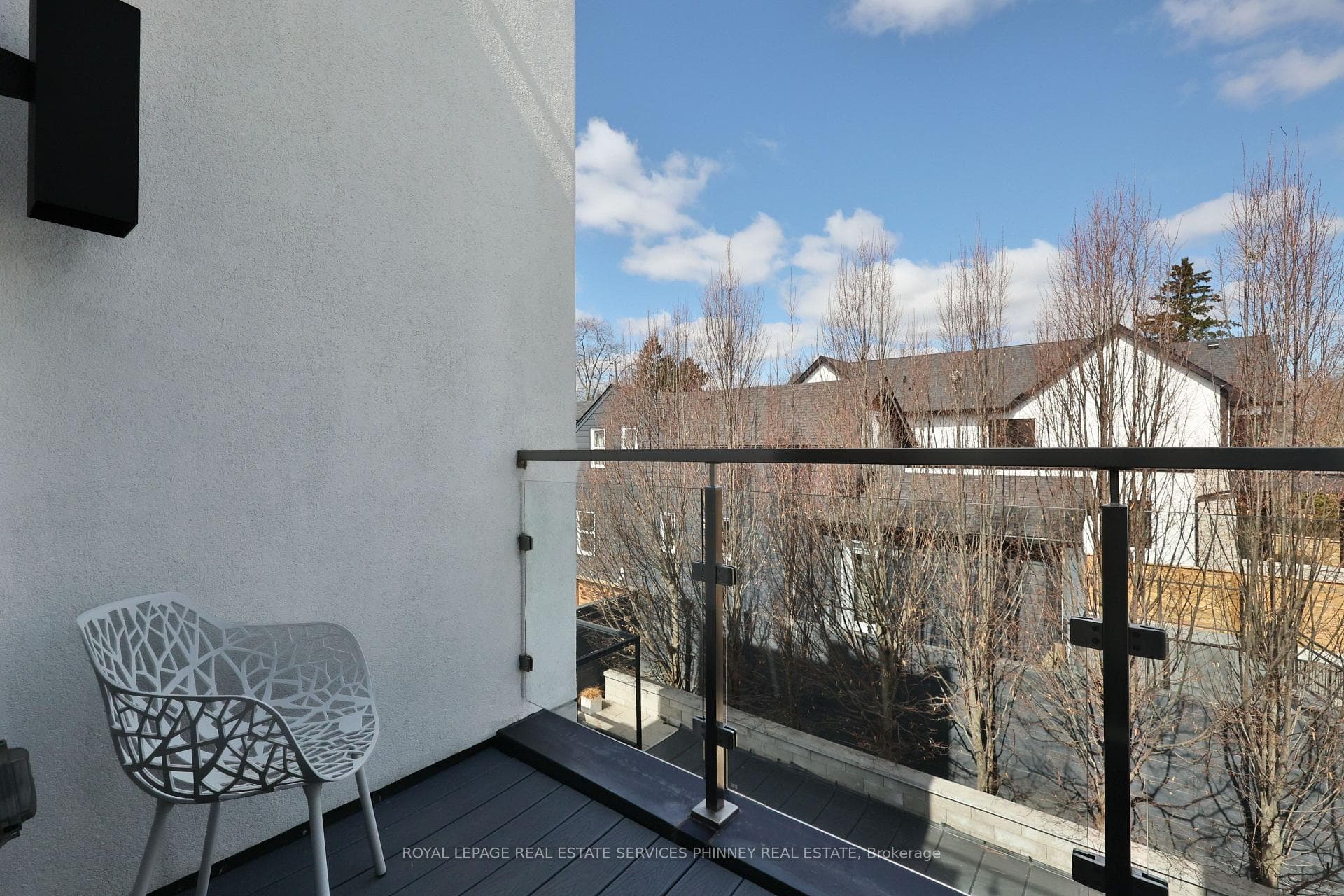 647 Montbeck Crescent photo 23