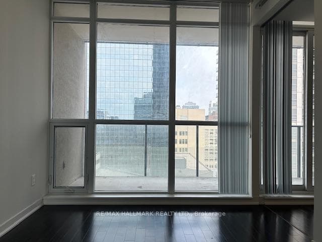 770 Bay Street Unit 1502 photo 23