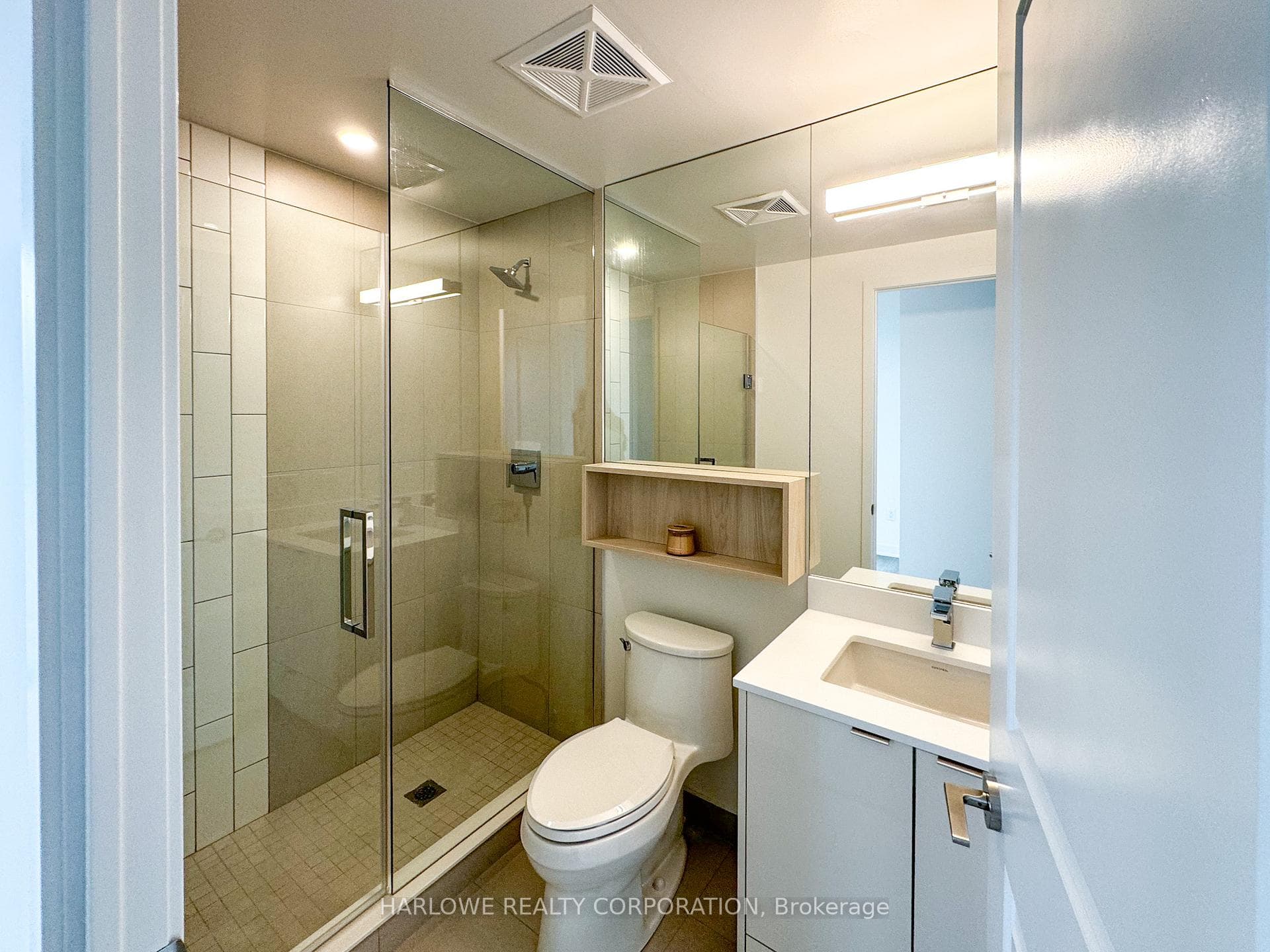100 Dalhousie Street Unit 3301 photo 11