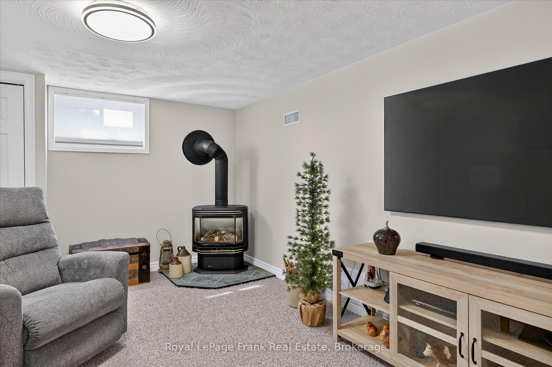 285 St Annes Crescent photo 29