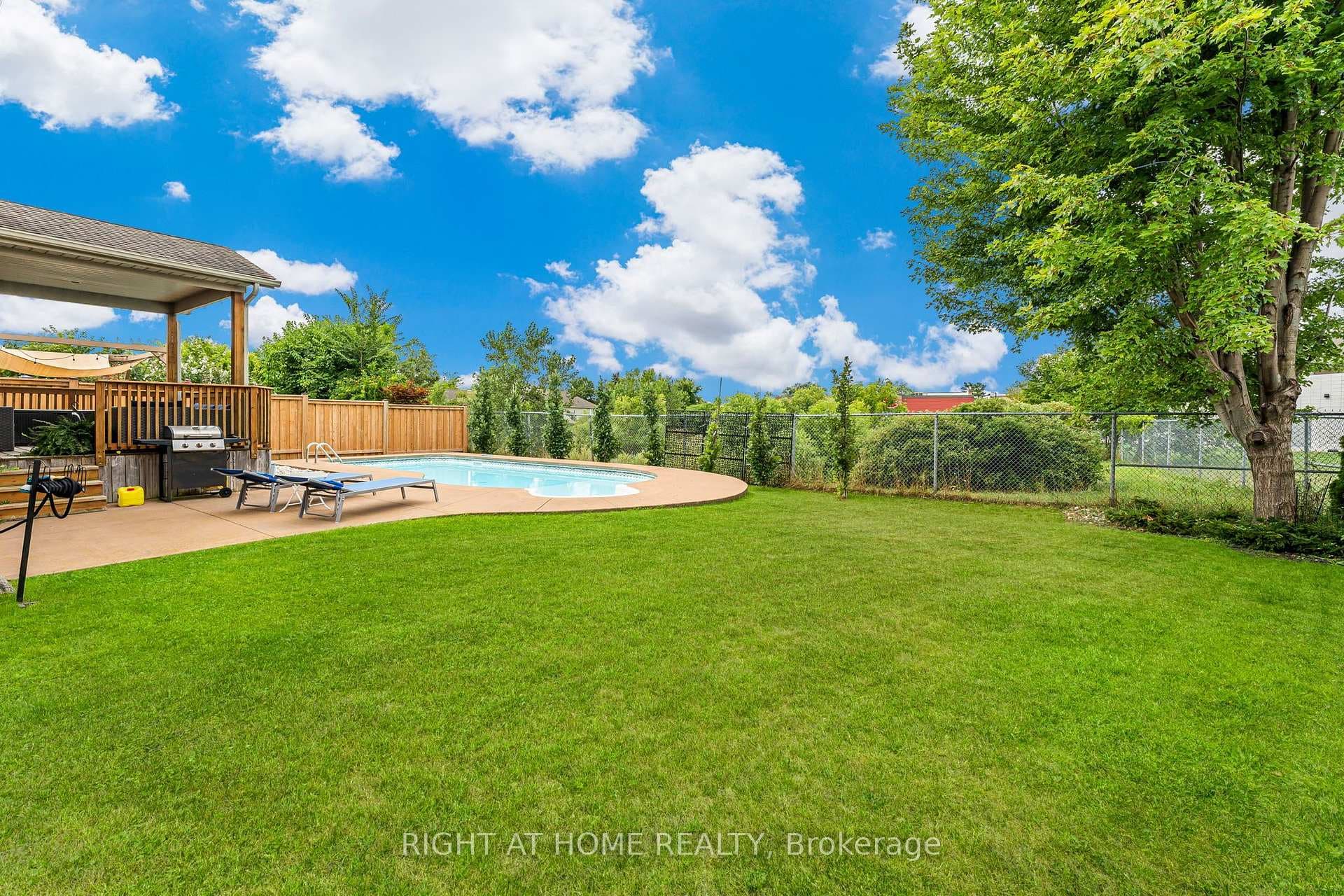 80 Loretta Drive photo 44