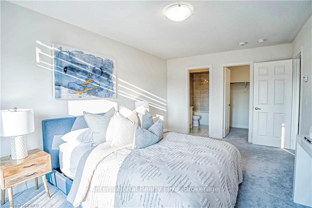 490 SILVER MAPLE Road photo 33