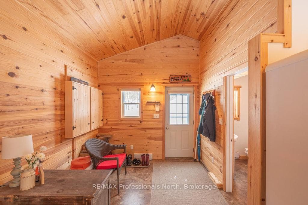 1145 Chelsea Lane photo 3