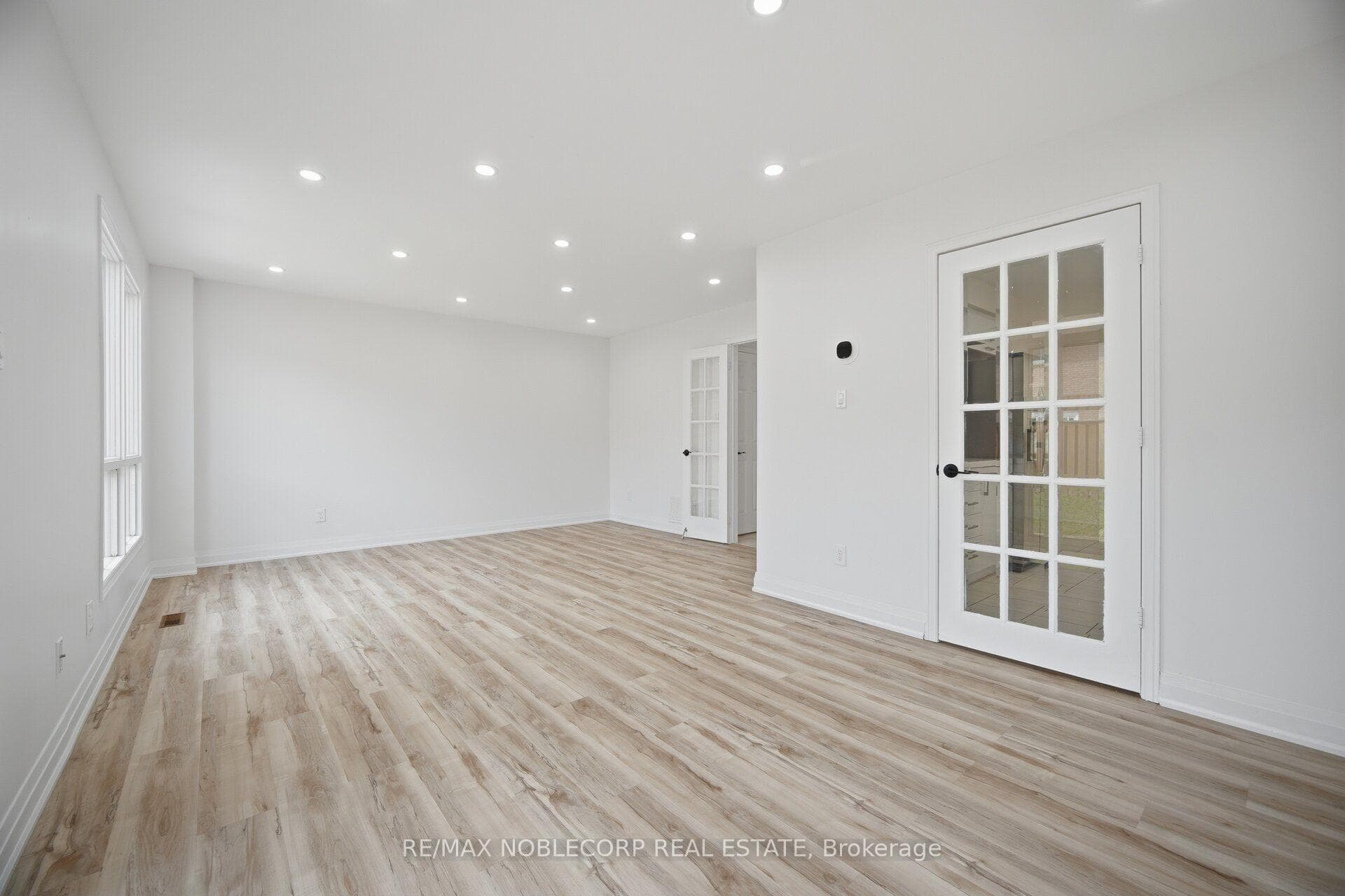 66 Cinrickbar Drive photo 17