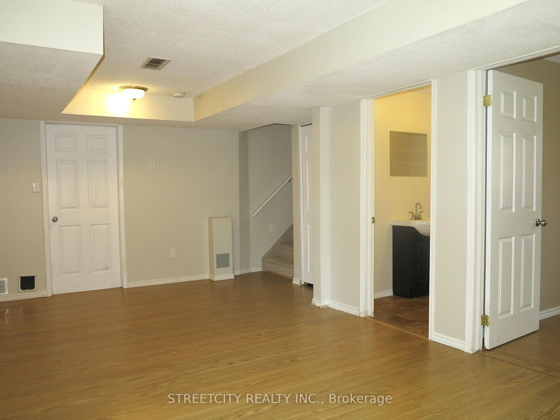 1851 Creekside Street photo 26