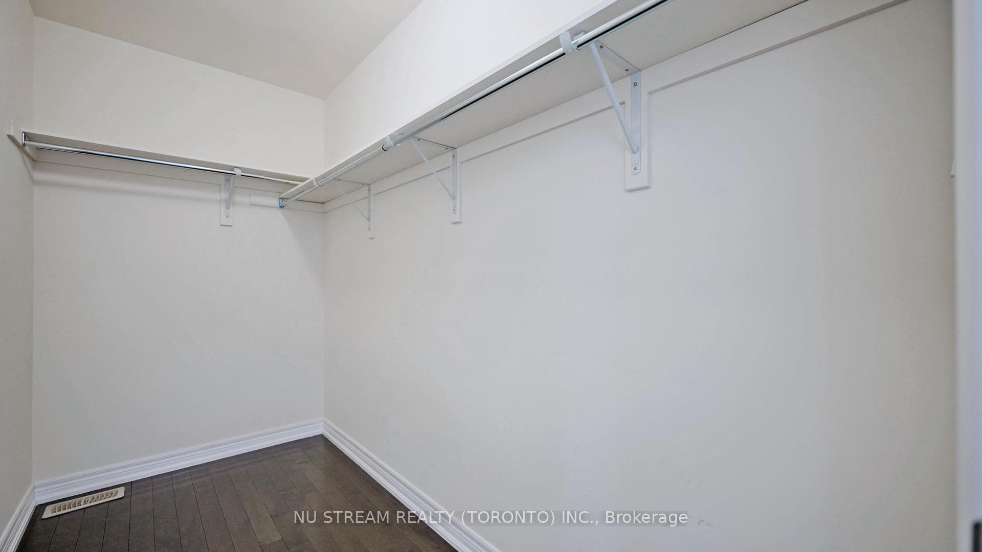 73 Serano Crescent photo 23