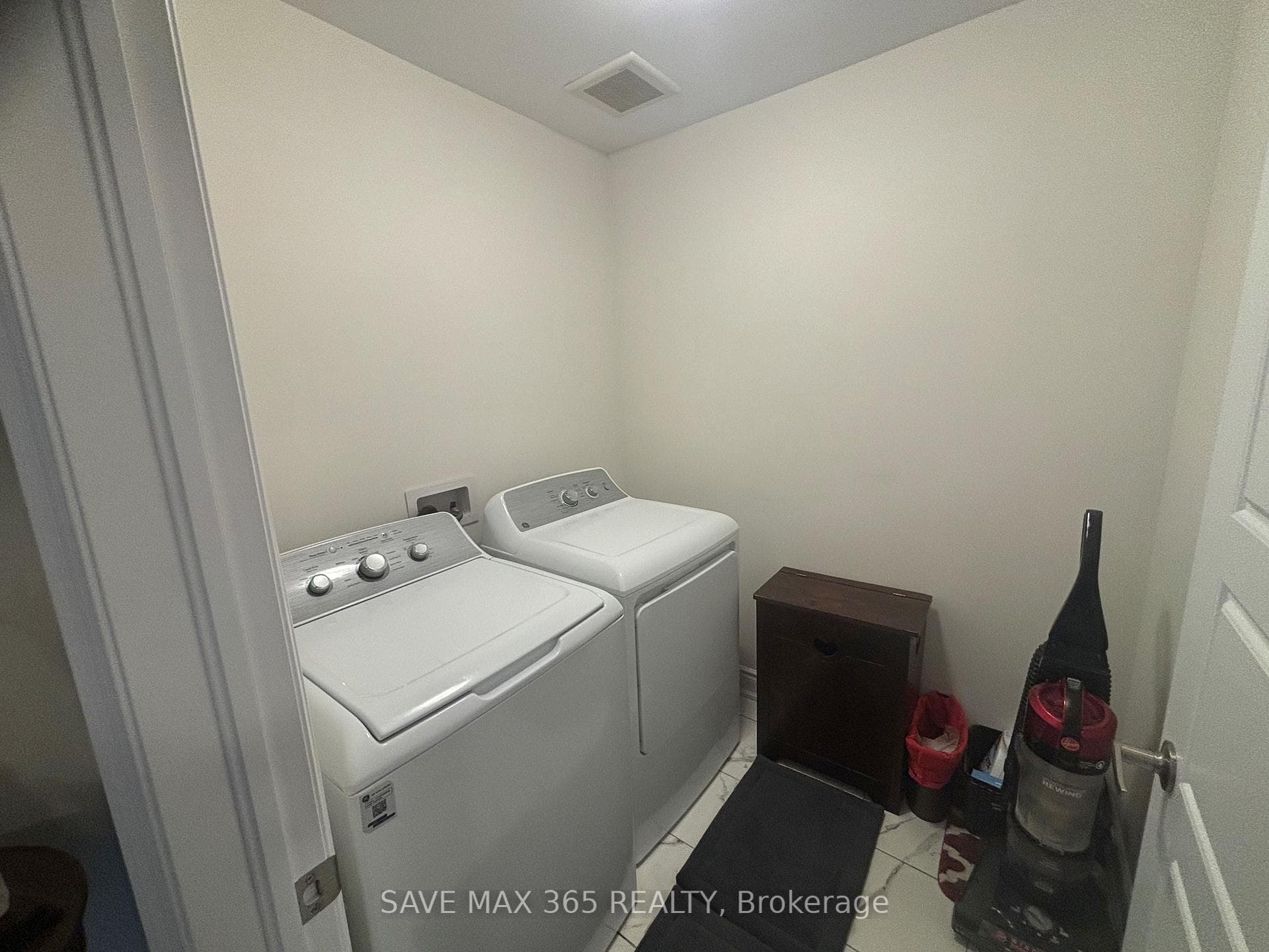 186 Wilmot Road photo 21