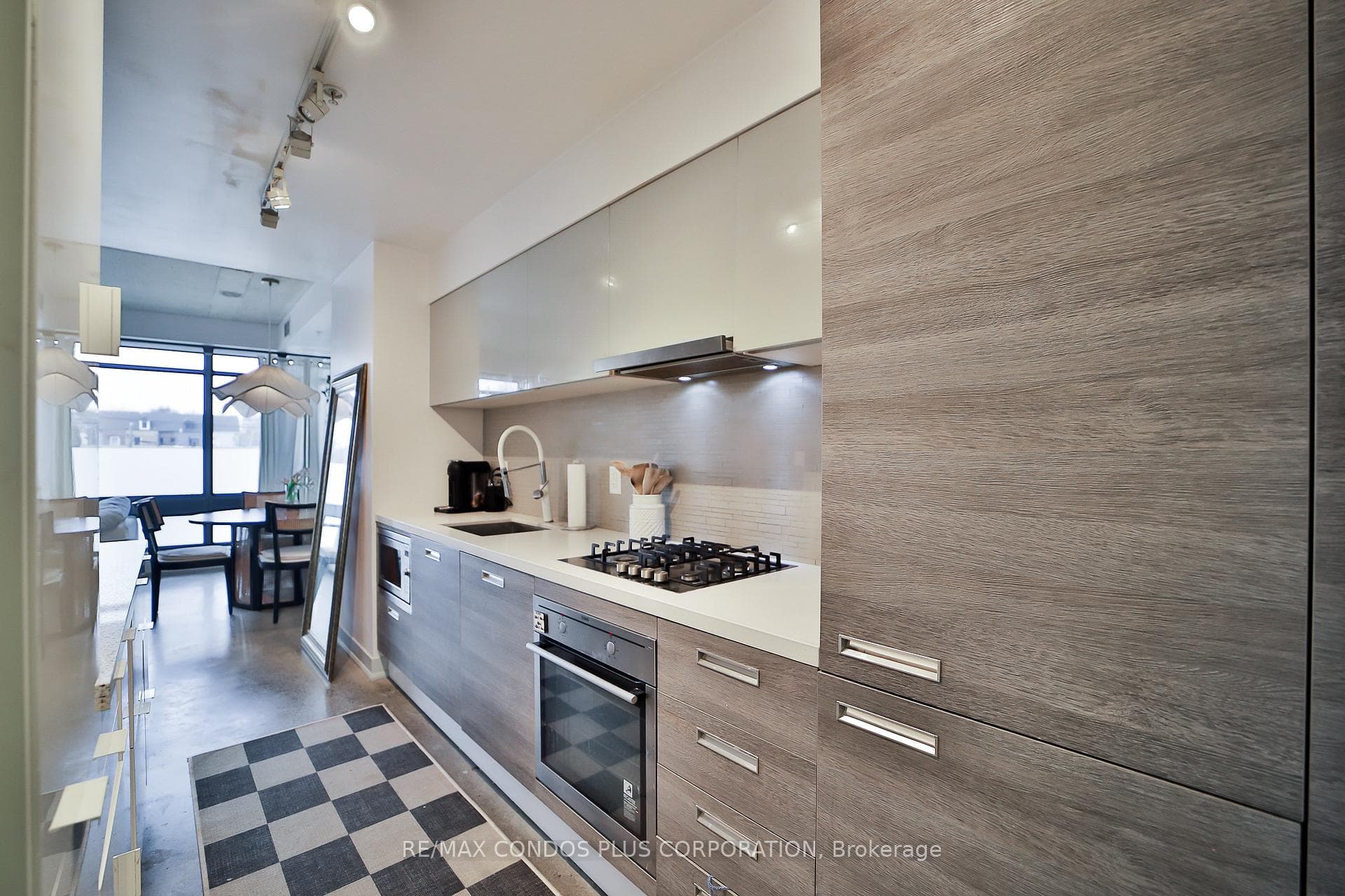 1239 Dundas Street Unit 206 photo 7