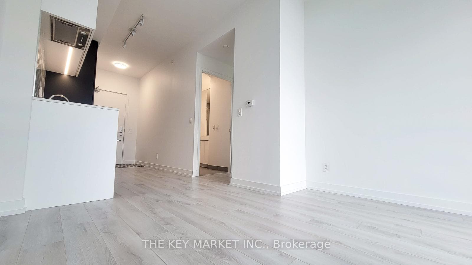33 Helendale Avenue Unit 1511 photo 7