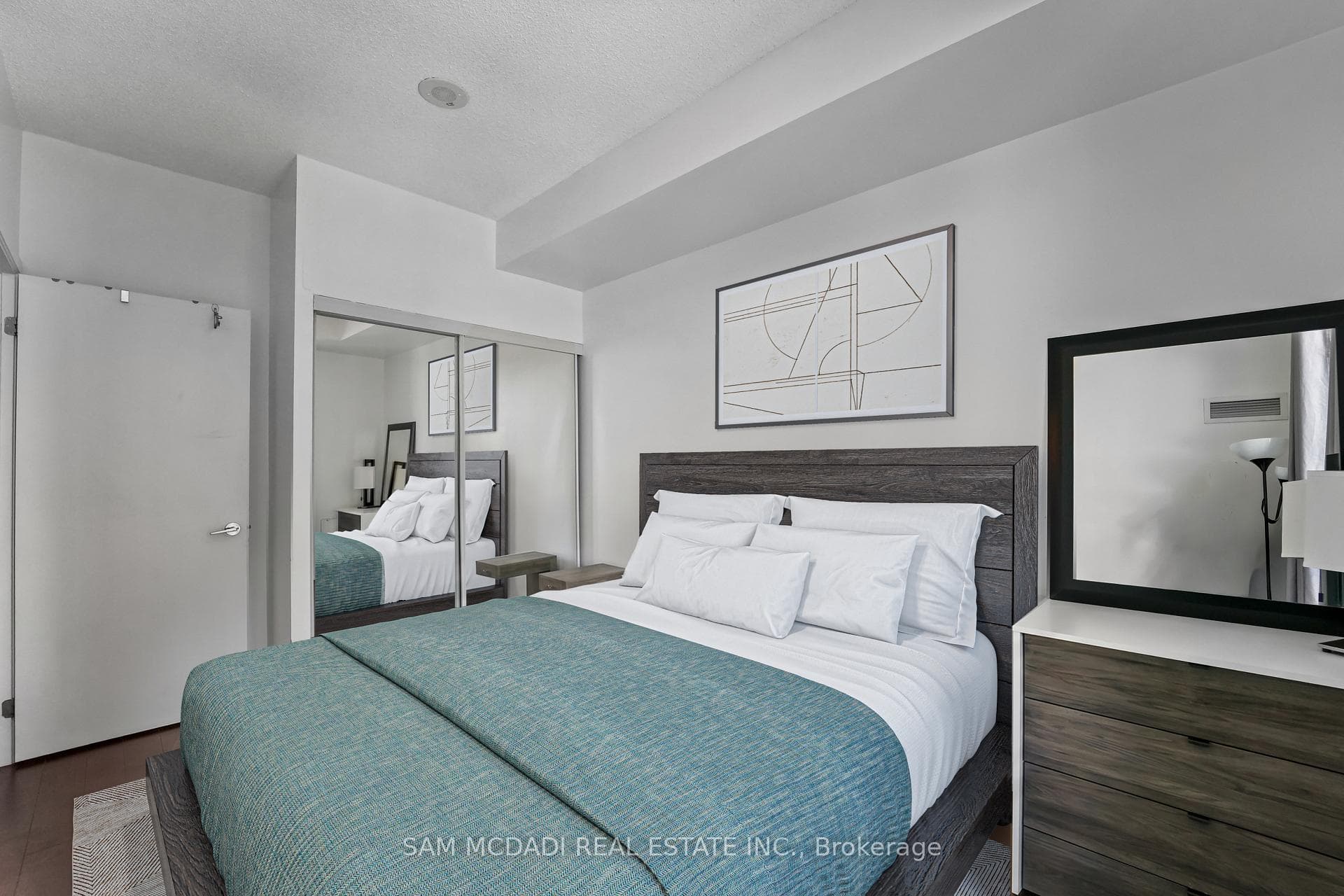 18 Harbour Street Unit 2304 photo 12