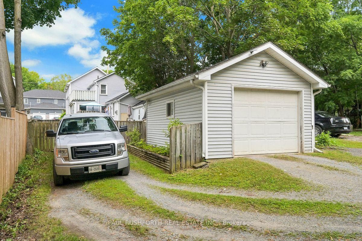 Detached Garage