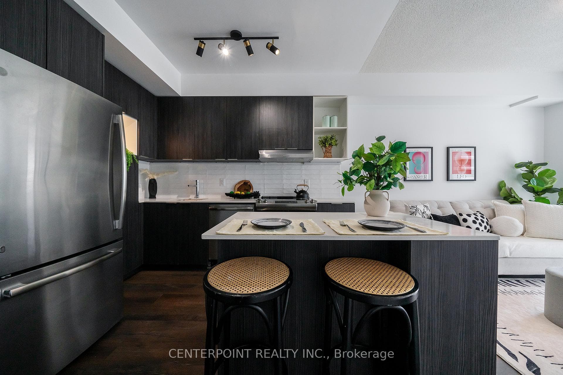 2520 Eglinton Avenue Unit 620 photo 12