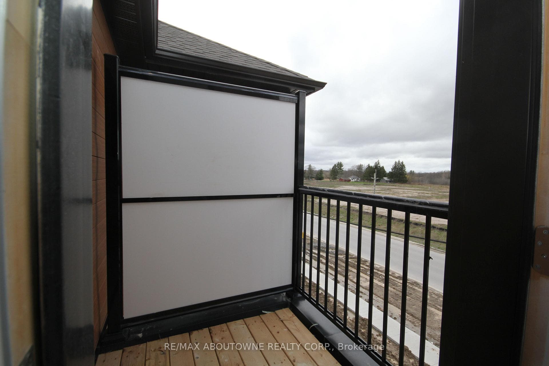 111 melody Avenue photo 15