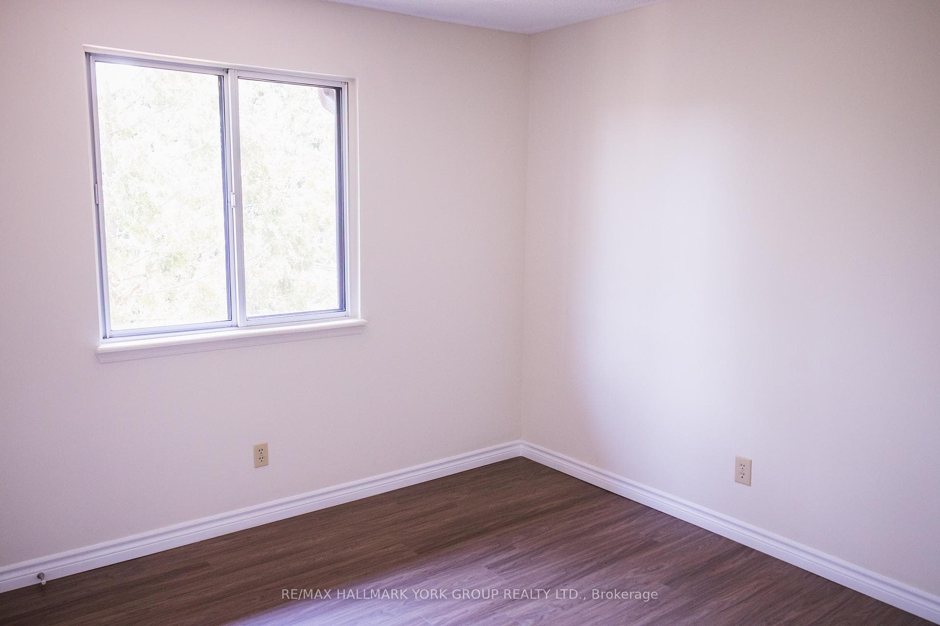 141 Edgehill Drive Unit M14 photo 9