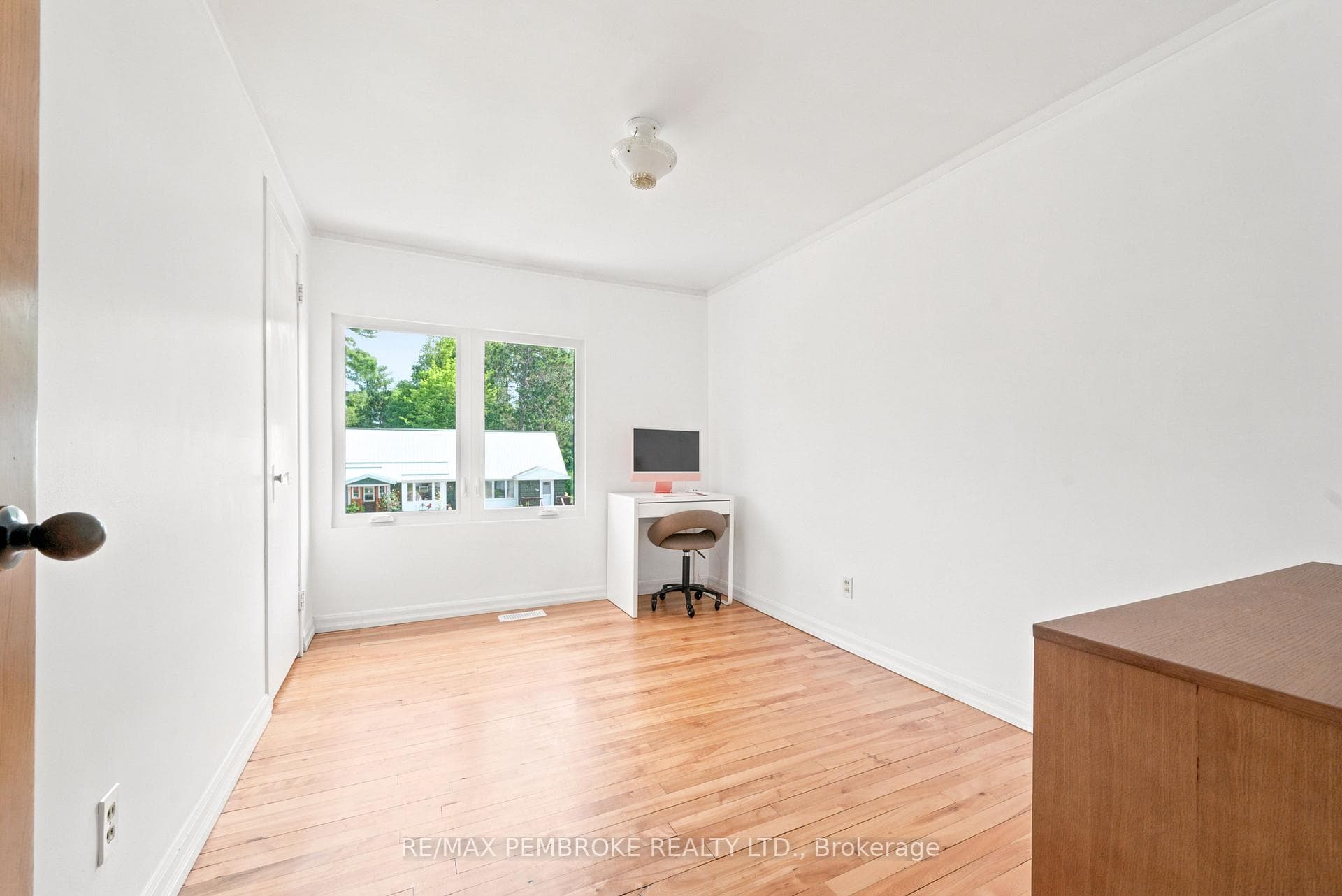 117 Algonquin Street photo 18