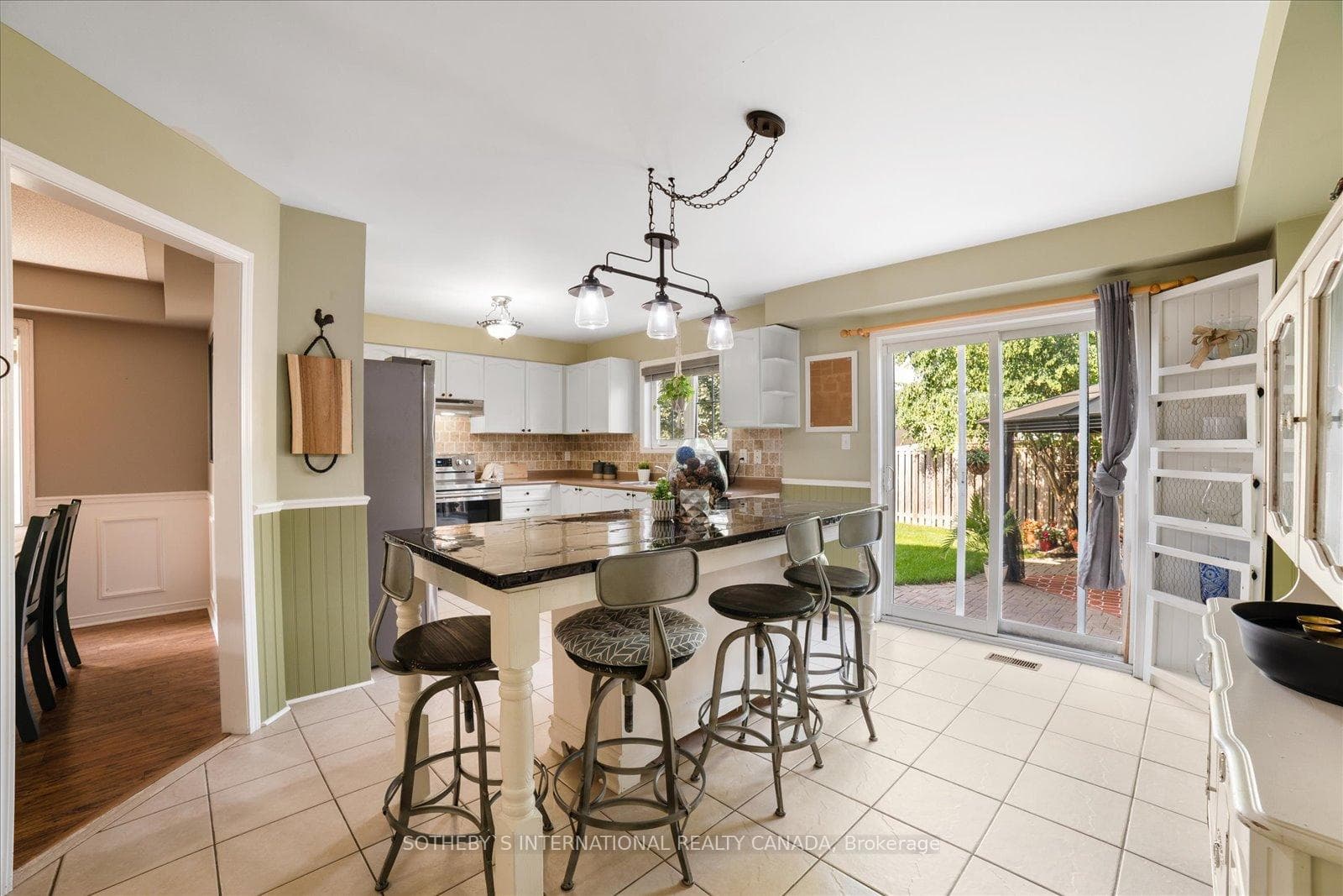 205 Madden Place photo 8
