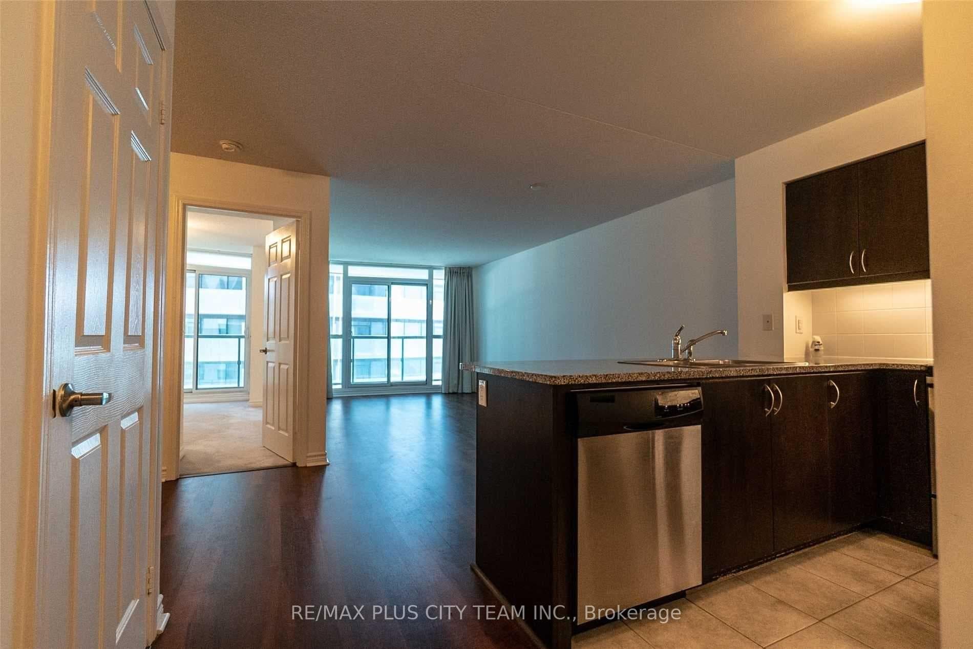 19 Grand Trunk Crescent Unit 1008 photo 1