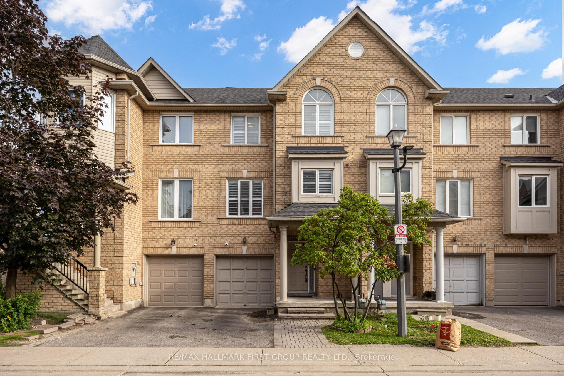 1075 Ellesmere Road Unit 15 photo 1
