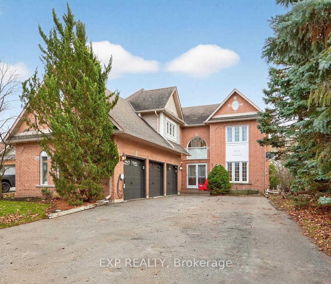27 Fontaine Drive photo 1