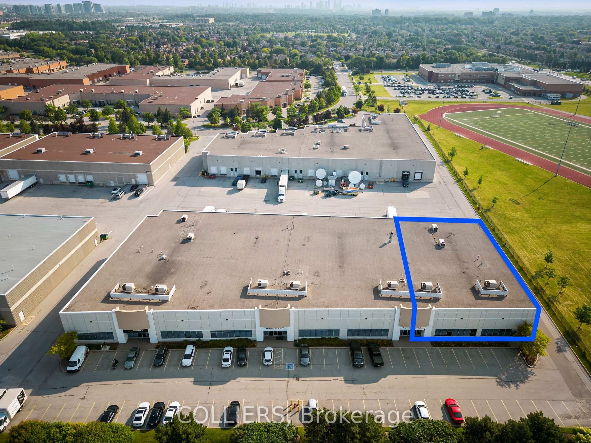 4020B Sladeview Crescent Unit 6 photo 1