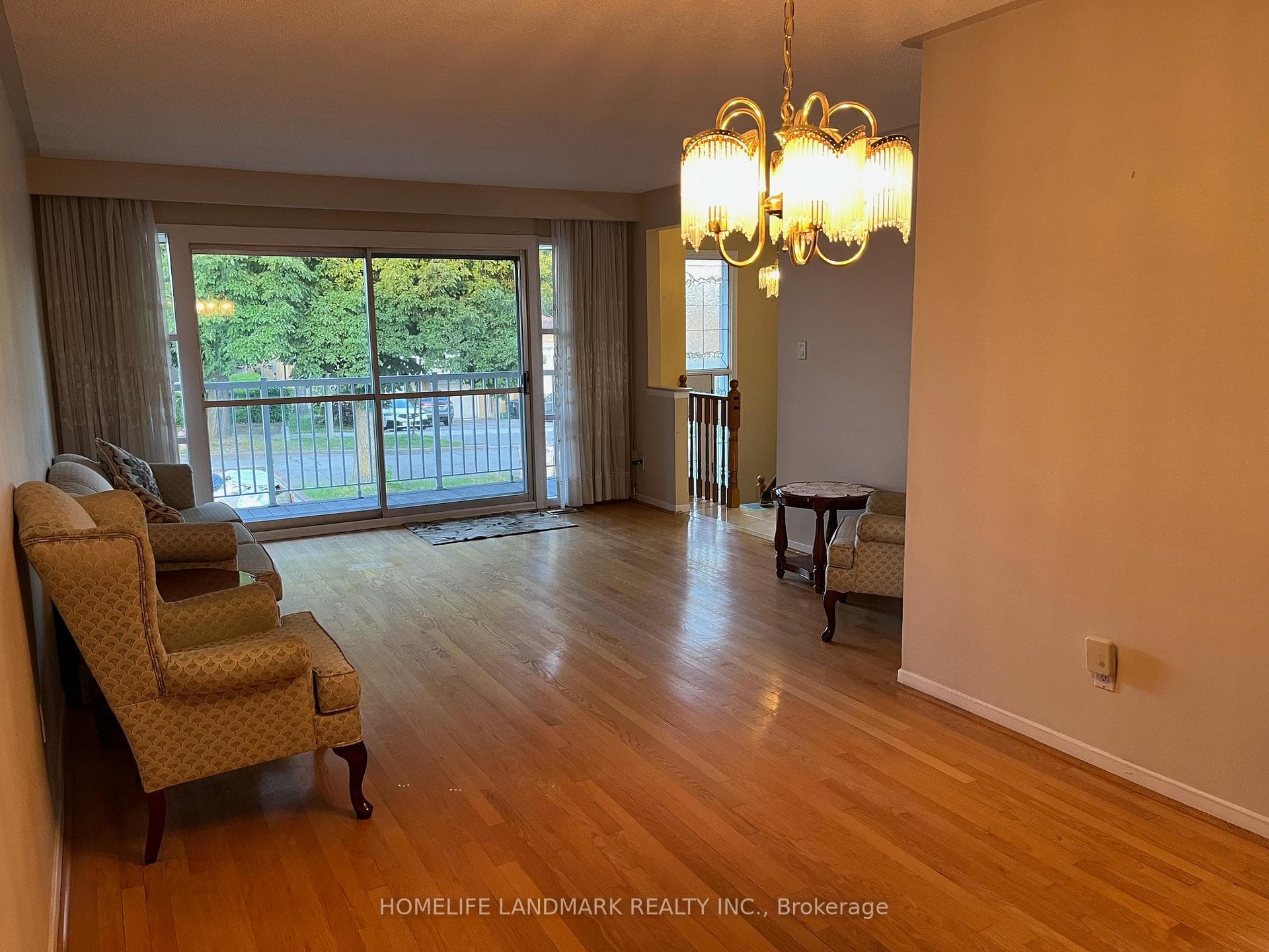 56 Mentor Boulevard photo 2