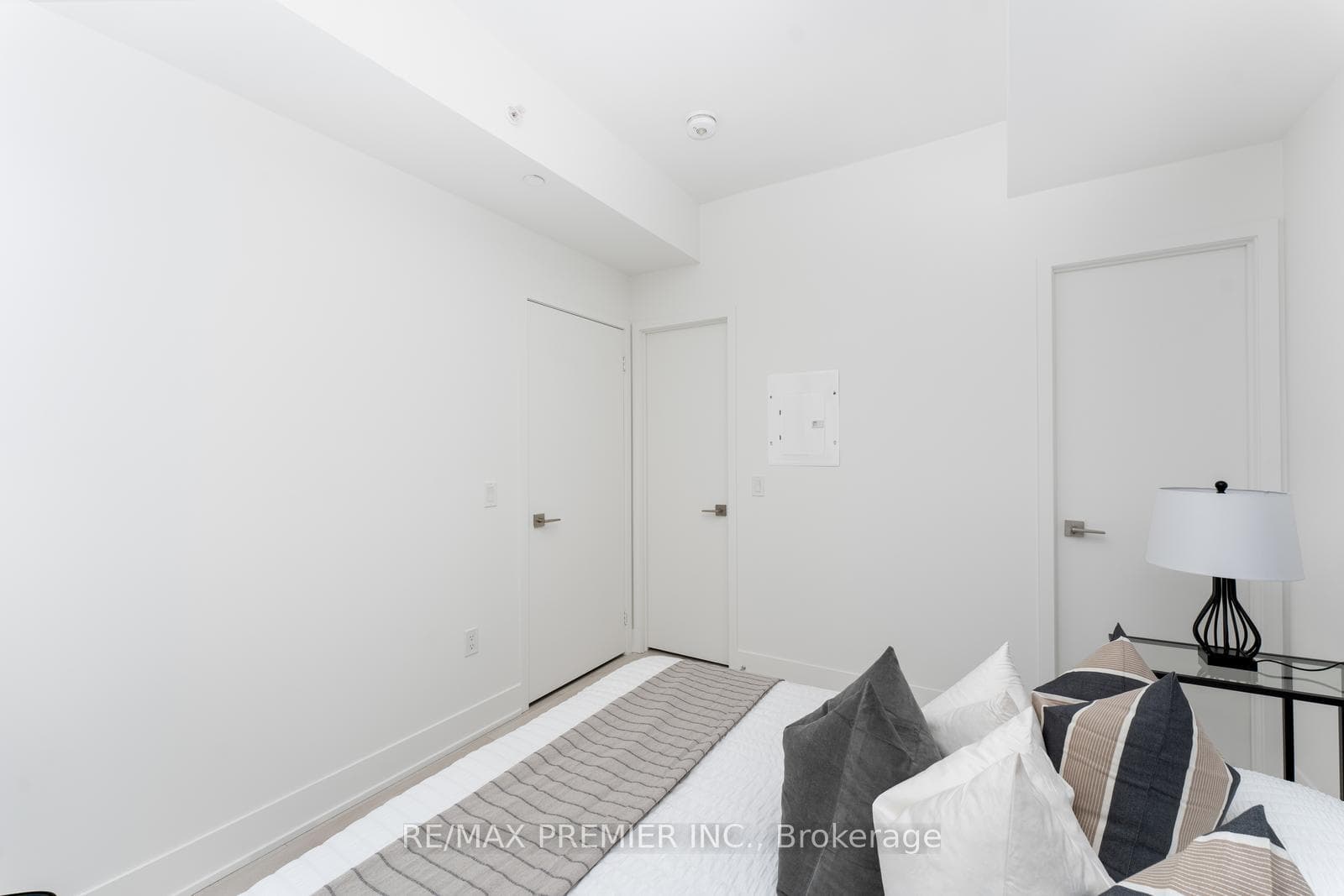 2916 Highway 7 Road Unit 2010 photo 17