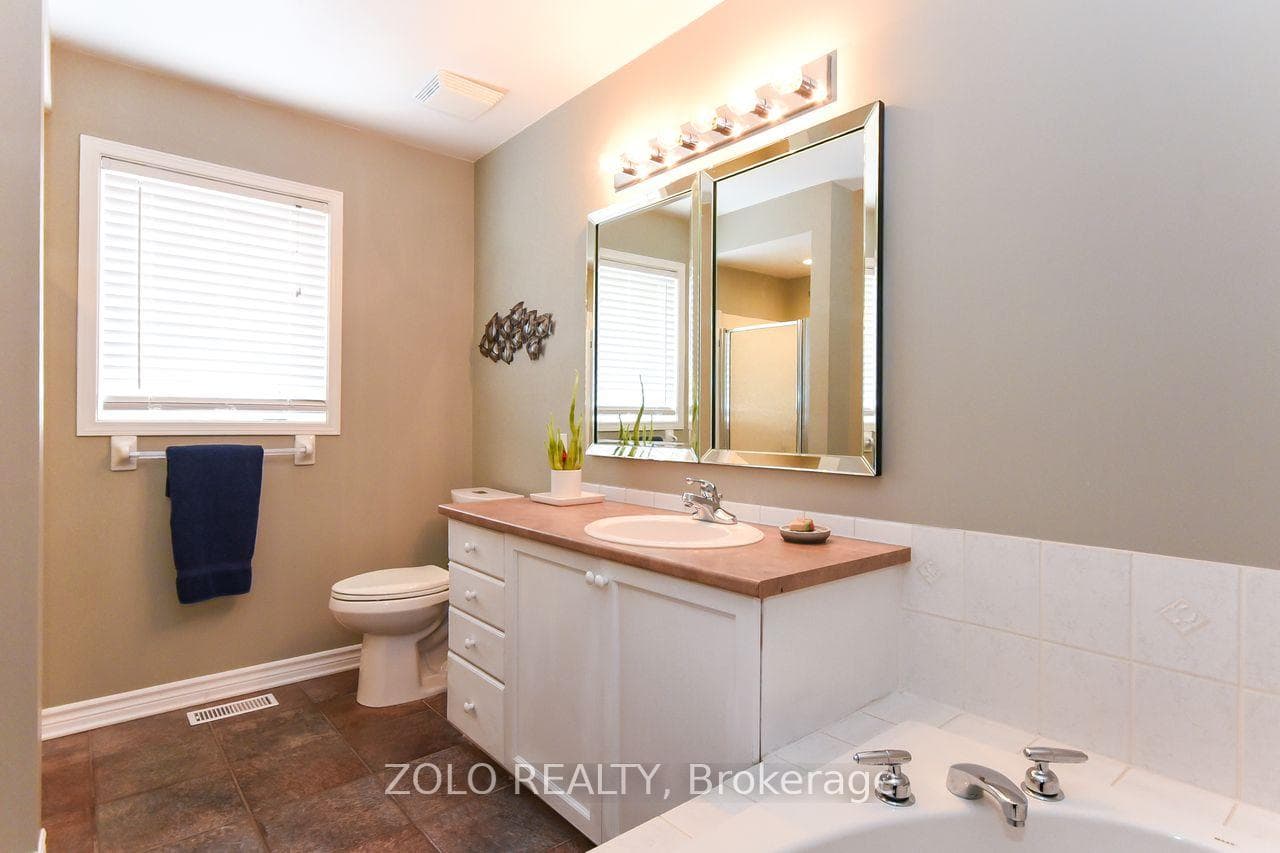 2075 Hiboux Street photo 16