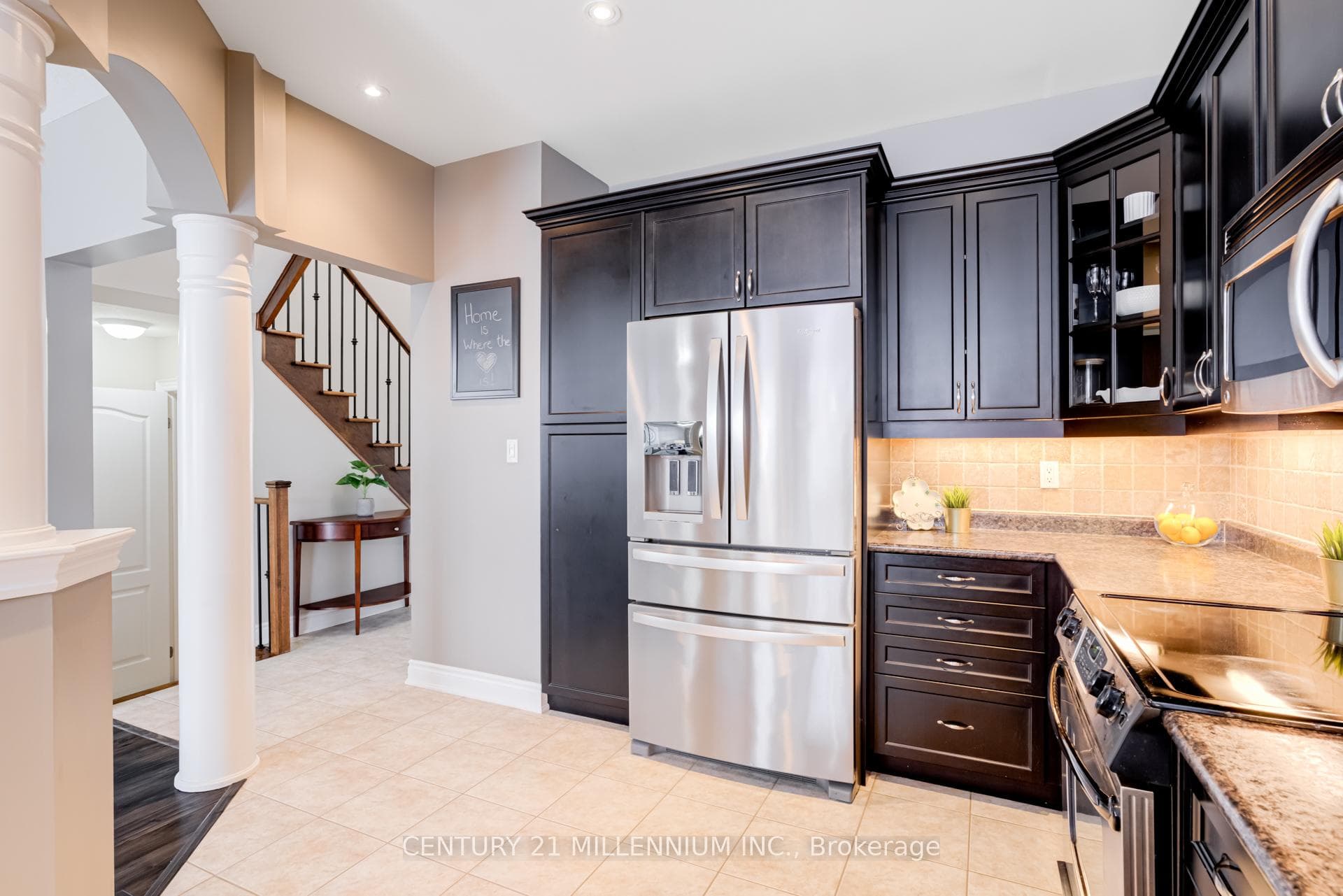 14 James Arnott Crescent photo 8