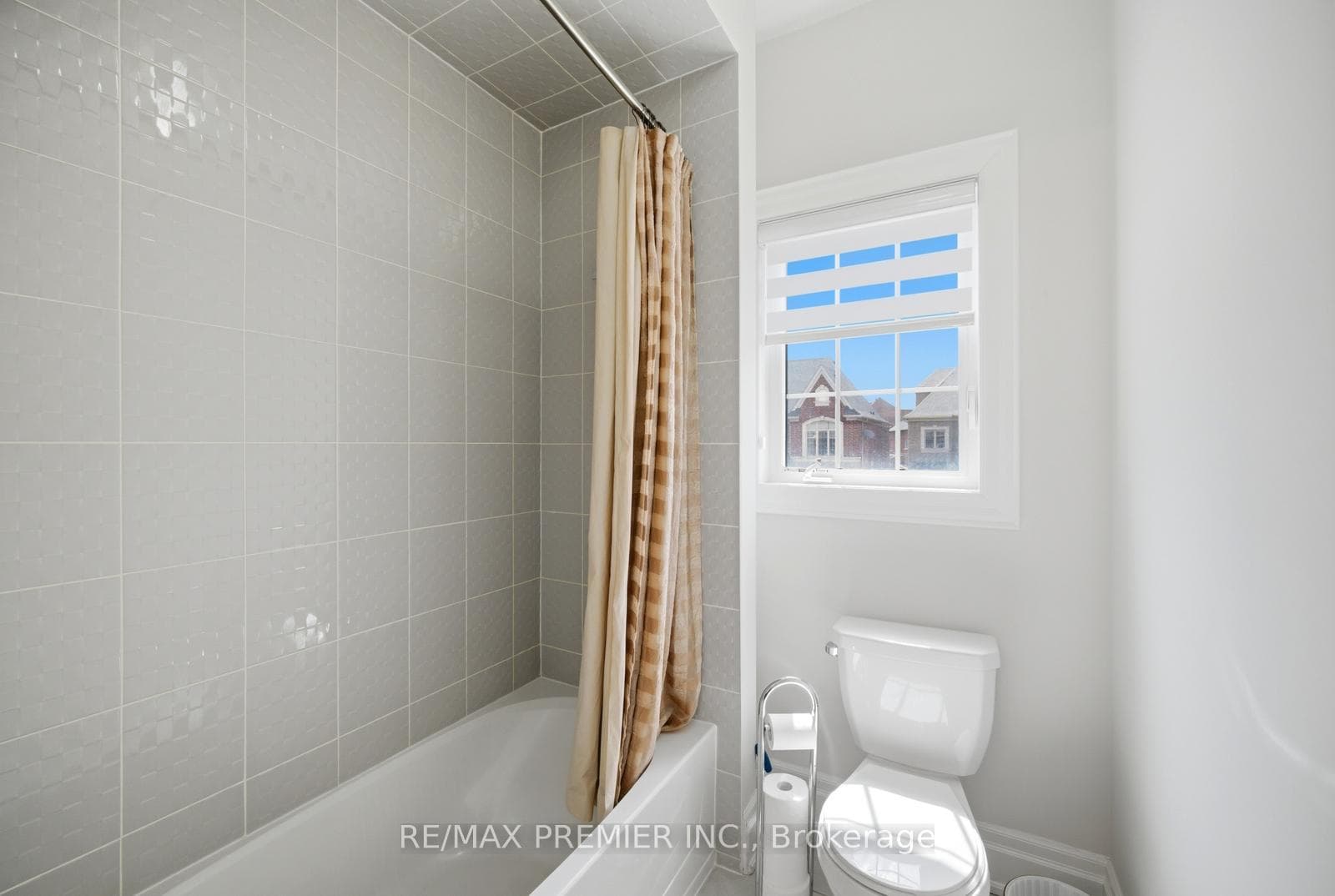 319 Torrey Pines Road photo 40