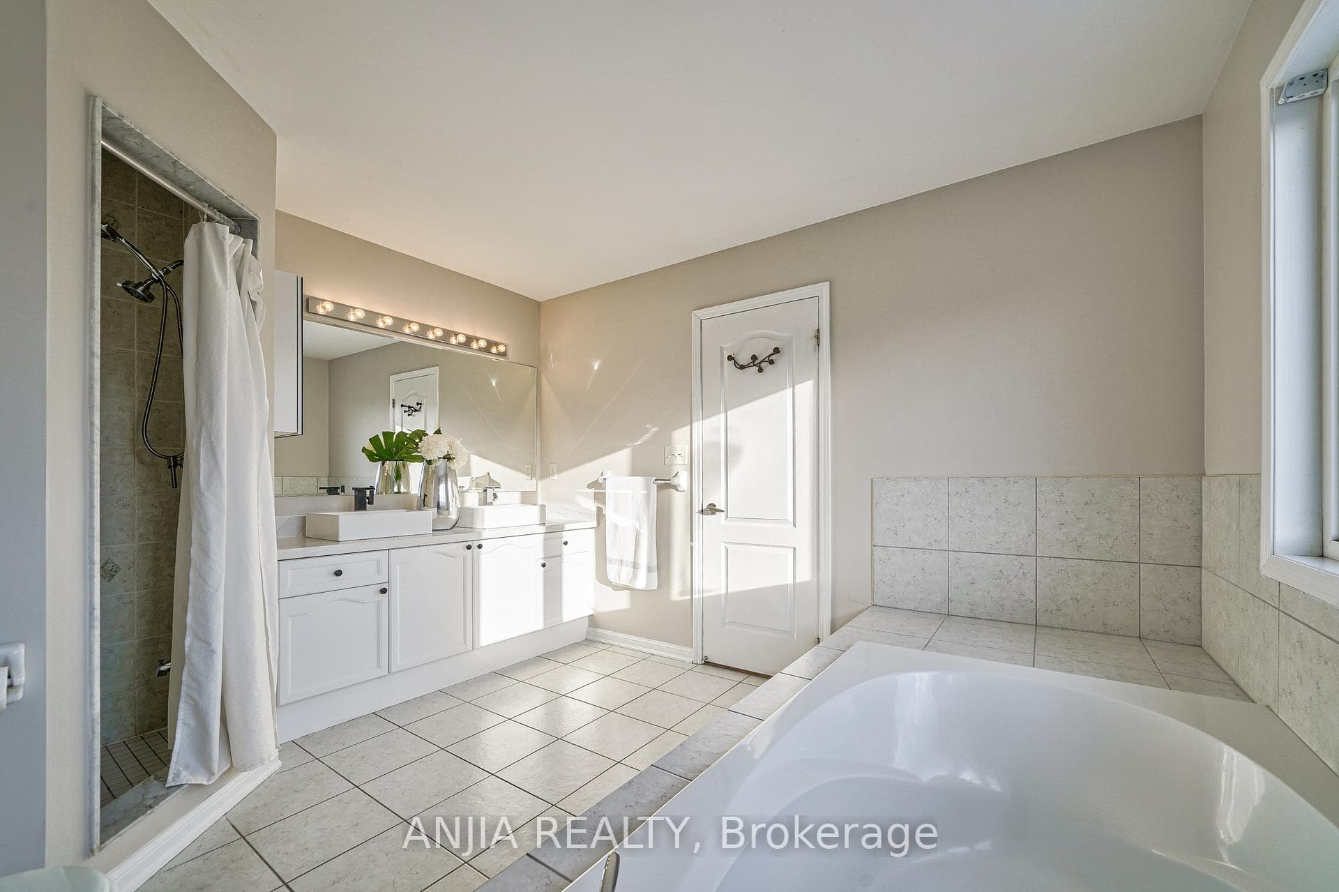 42 Ken Laushway Avenue photo 28