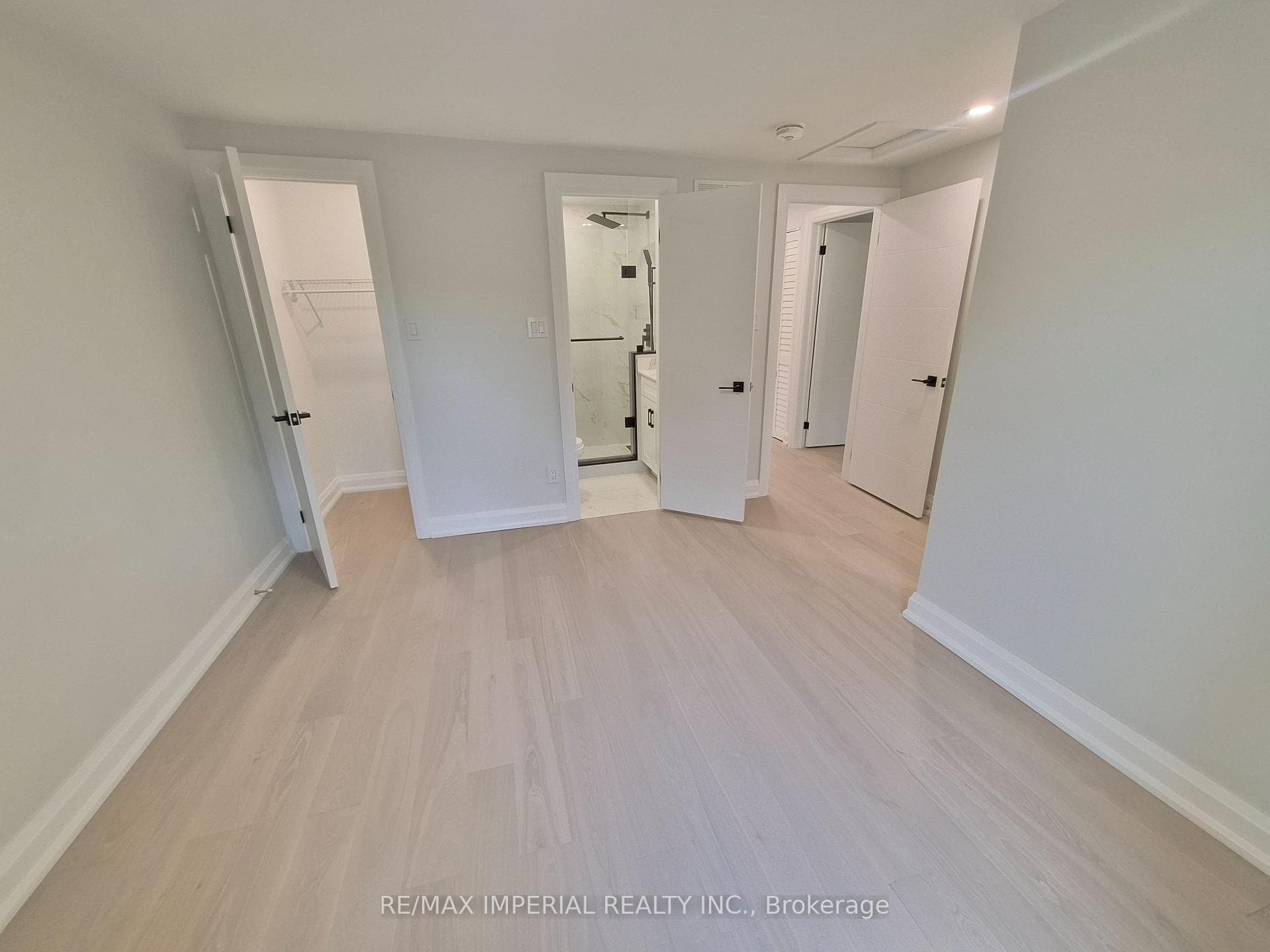 191 Avenue Road photo 27