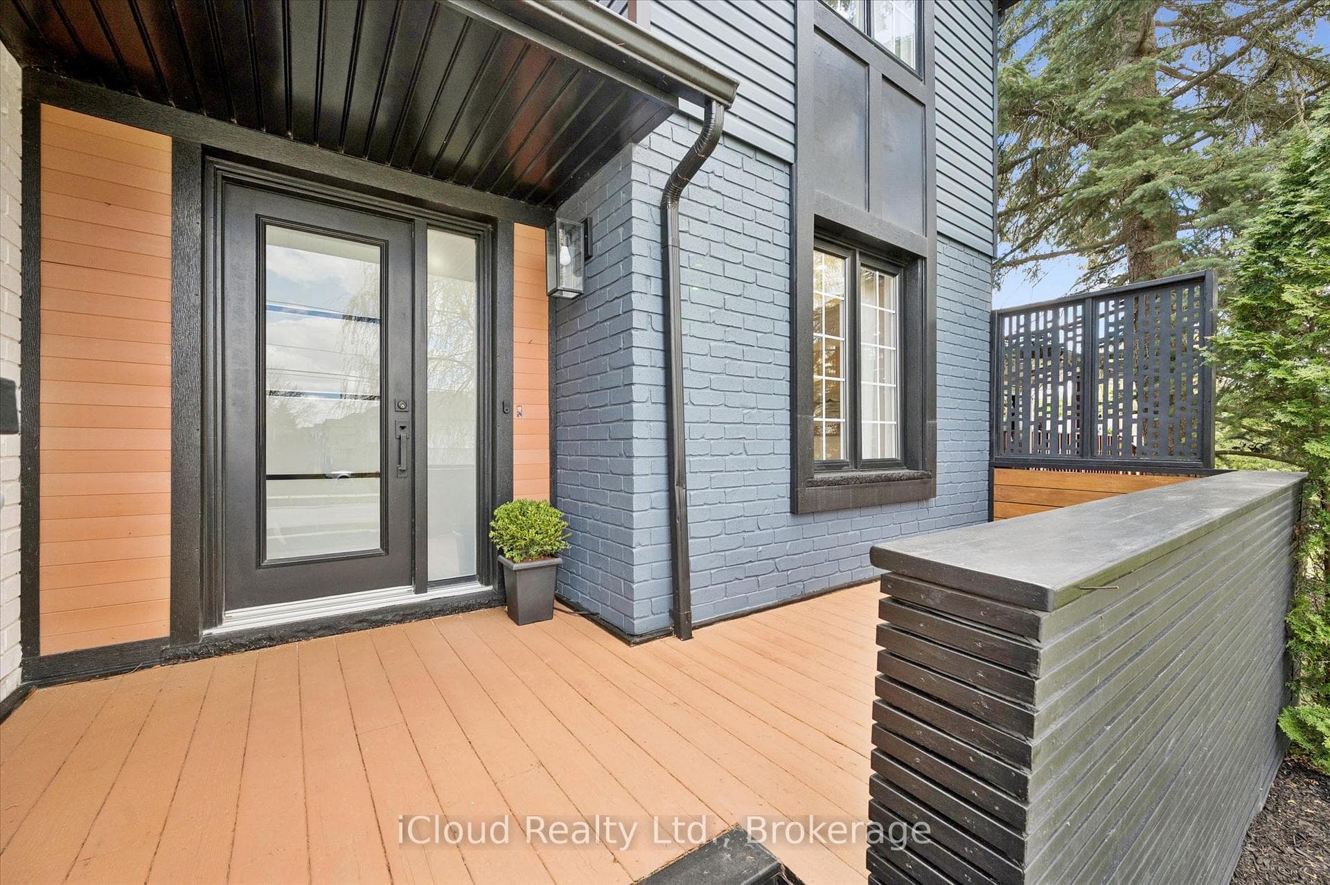 300 Gordon Street photo 5