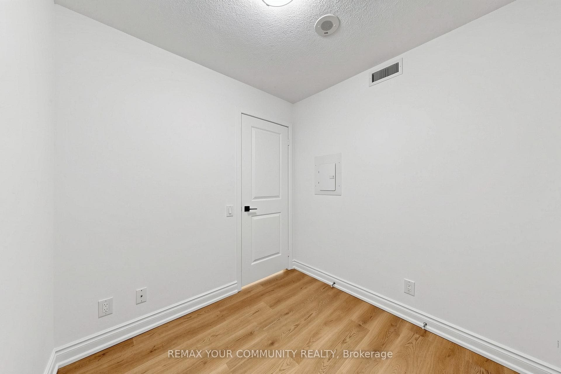 190 Borough Drive Unit 1909 photo 19