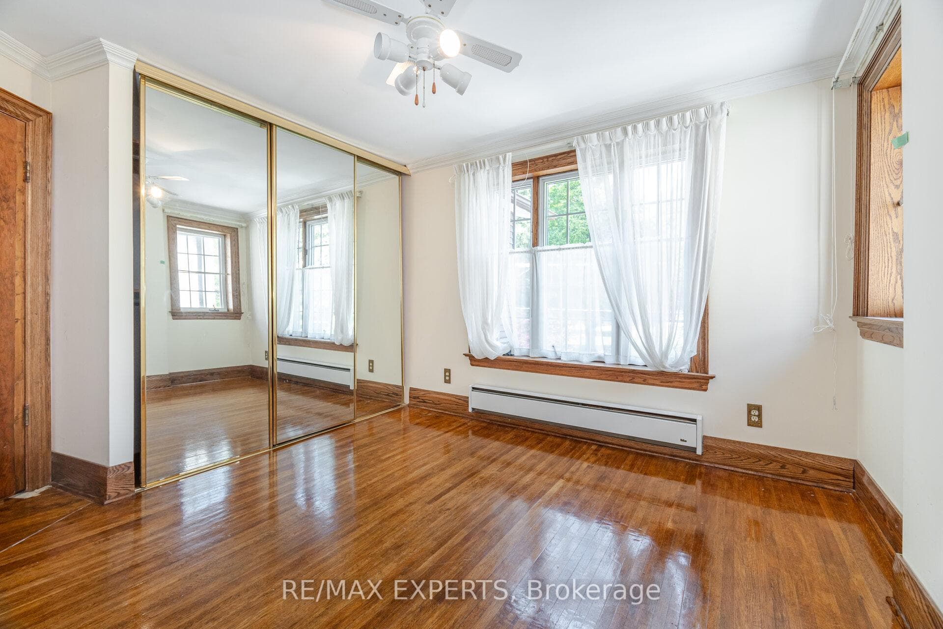 121 Belsize Drive photo 37