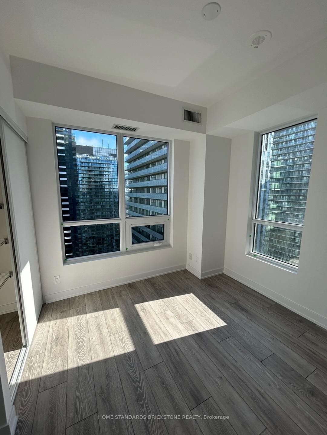 108 Peter Street Unit 3605 photo 3