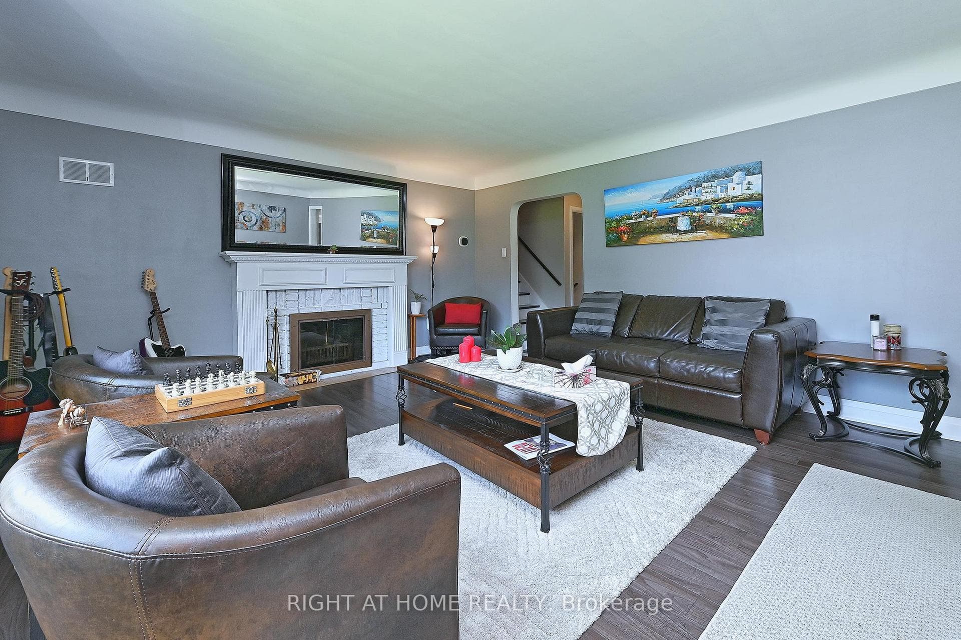 446 Geneva Street photo 16